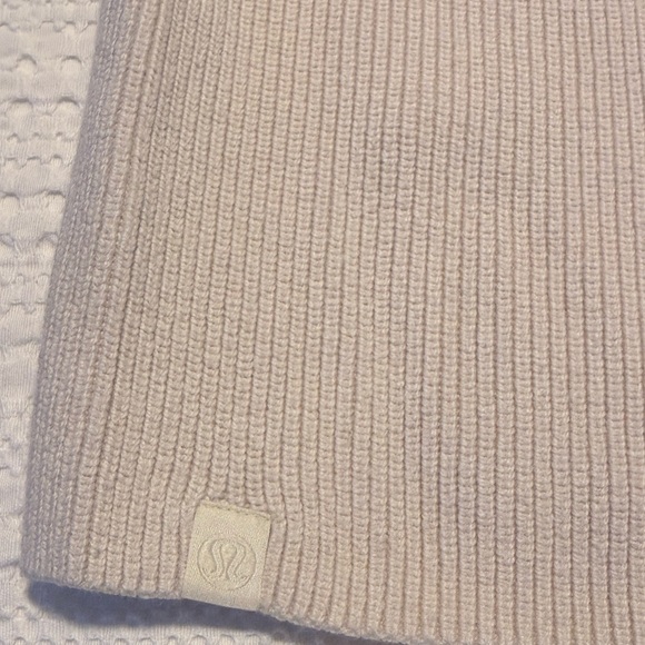 Lululemon Marino wool Sweater - Picture 2 of 4